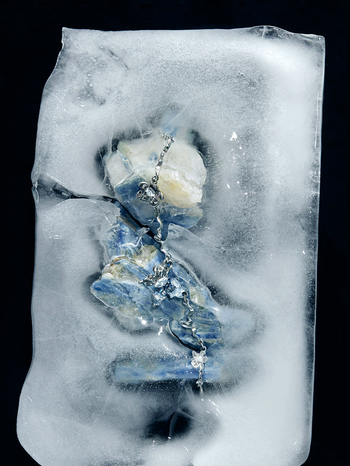 SUMIYAKI - Crushed Diamond Ice Butterfly Clavicle Necklace